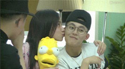 姜梓新小姐姐与周晨曦之间的“完美假期”