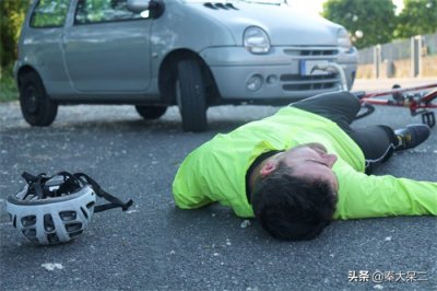 ​短篇鬼故事:夜傍公交车