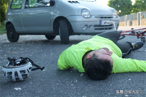 短篇鬼故事：夜傍公交车