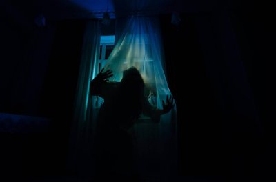 ​小说:学校闹鬼，女老师遇害学生吓疯，幕后真凶竟是独眼看门人