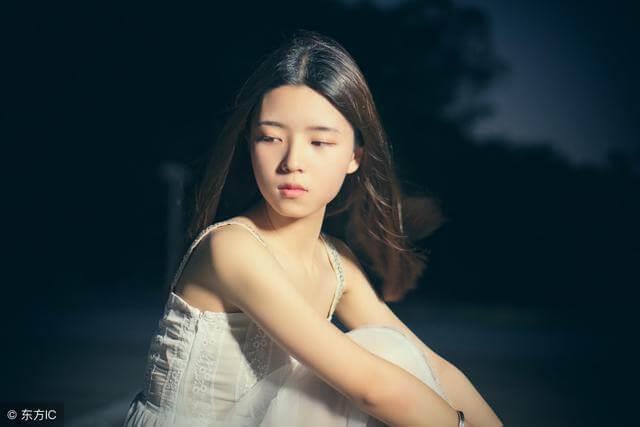 小说：学校突然停电，学生纷纷准备提前下课，班主任的话让人绝望