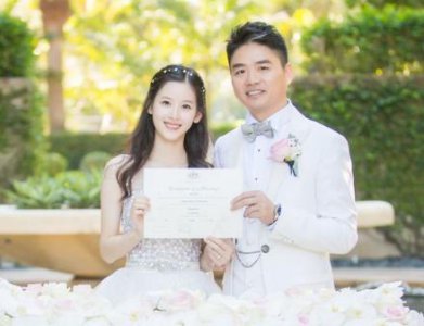​刘强东亲妹妹近照曝光，长相一言难尽，和章泽天差距一目了然！