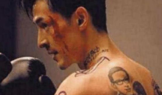 男星纹身,陆毅的青龙臂,陈浩南的过肩龙,都败给了胡歌的纹身!