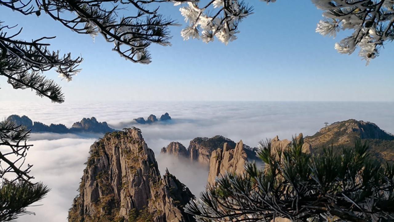 黄山云海位于安徽省黄山市，山岳风景的重要景观之一