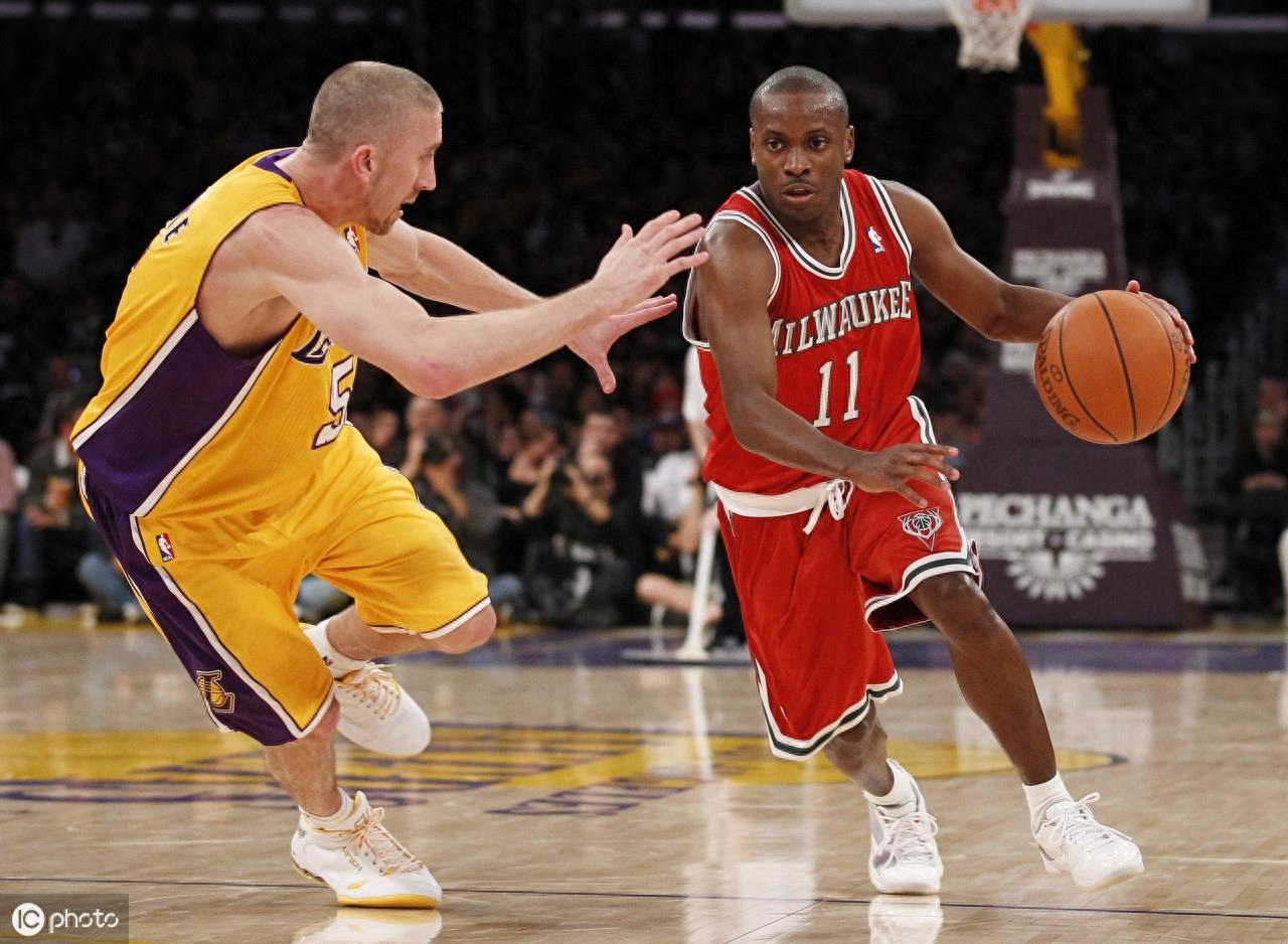 厄尔·博伊金斯（Earl Boykins）