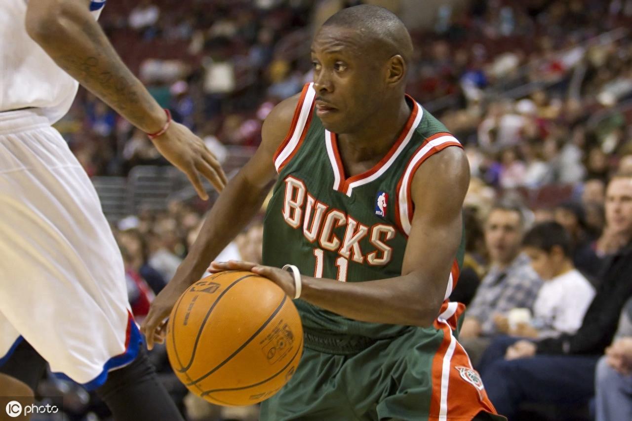厄尔·博伊金斯（Earl Boykins）