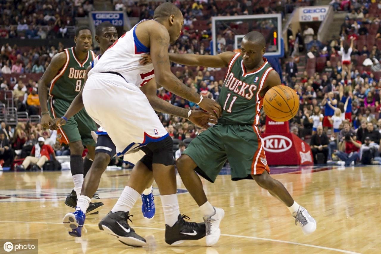厄尔·博伊金斯（Earl Boykins）
