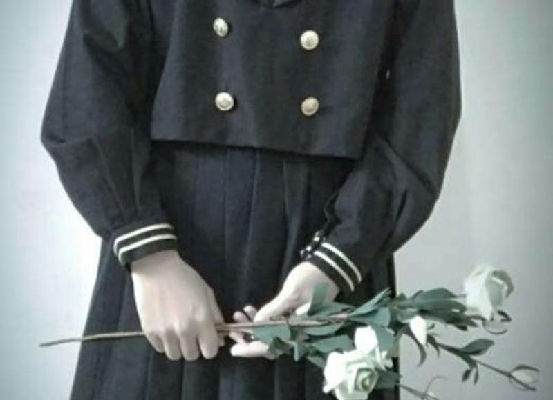 民间故事：书生迁错坟，半夜美女投怀送抱，书生日渐消瘦险些丢命