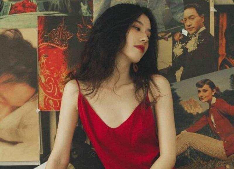 民间故事：老汉访友归来，见地窖藏七名壮汉，妻子：他们来帮忙的