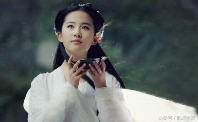 ​容颜老去蒋勤勤梗已过时，如今流行年纪尚轻高贵妃梗？
