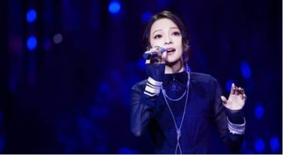当张韶涵唱起赵雷的《阿刁》,她背后的故事我哭了