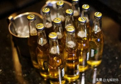 ​开啤酒瓶，别再用牙咬了，教你4个妙招，30年酒鬼的经验，很实用