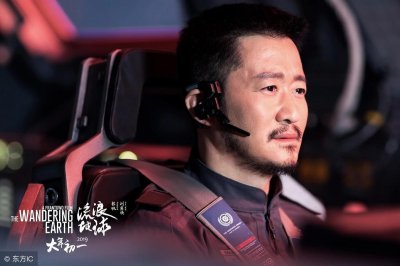 ​《流浪地球》口碑燃爆！韩网眼红满满酸气想把地球变成你们的？