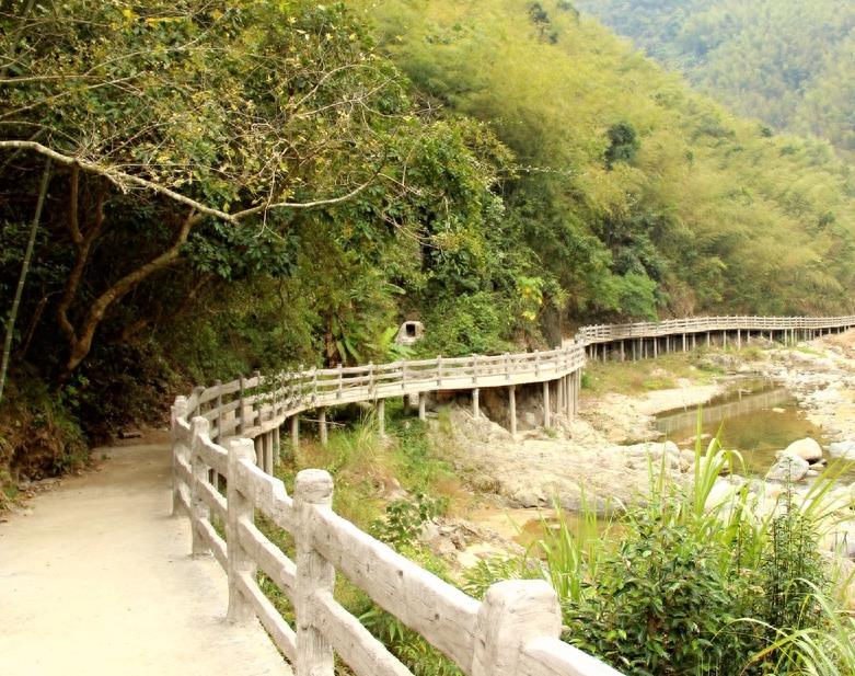 梅州休闲好去处之十六--八乡山大峡谷