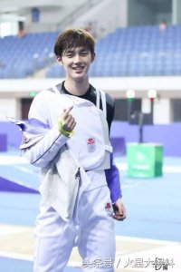 ​董力与关晓彤恋爱？难道国民闺女要给阿拉蕾当妈吗？
