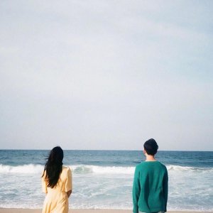 ​唯美简约背景图决定放弃一个人之前，一定是在寒风里站了许久