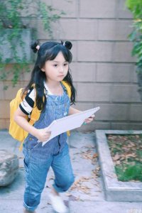 “小芈月”刘楚恬微博分享萌照,扎双丸子头超级萌