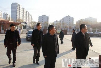 ​汶上：县教体局新任局长到县第二实验中学视察工作