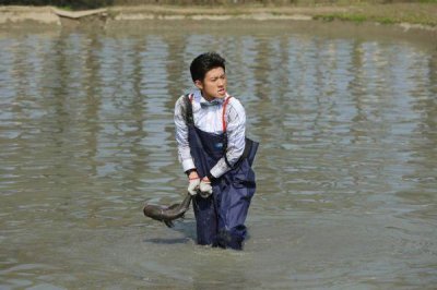 ​《高能少年团》中的狂放豪士张一山