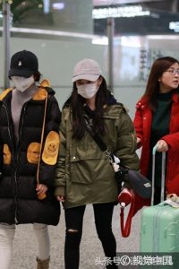 鞠敬伟打扮中性变酷崽 网友:咋又是男装?