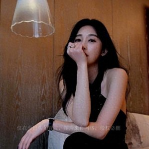 ​张俪签约觉醒东方，引起网友争议，希望姐姐更好