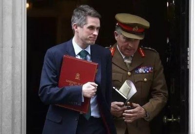 ​军事｜挑衅中国的英国国防大臣被开除，继任者面临一个尴尬的问题