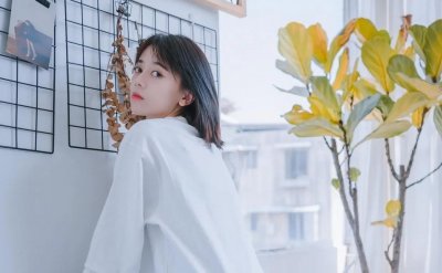 ​一个女孩喜欢你会有什么暗示？女孩喜欢男孩子的暗示