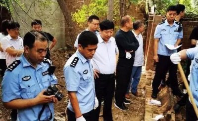 ​女孩失踪12年，尸体在化粪池中被发现！她生前被强奸，还怀孕了…