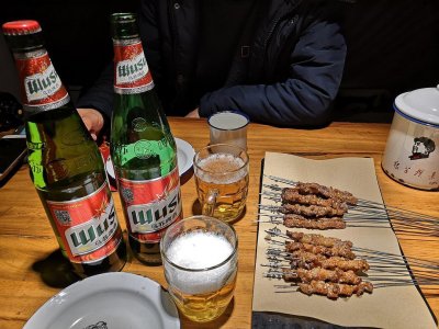 ​新疆“夺命大乌苏”到底多强？青岛小伙很不屑，三瓶过后惨不忍睹