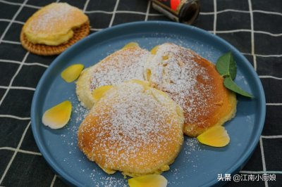 ​软嫩香甜的网红舒芙蕾，2个鸡蛋外加一个平底锅，非常的简单