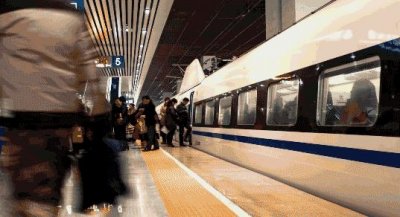 ​洛阳升龙广场由升龙地产选址于洛城核心位置，双线地铁，配套优渥
