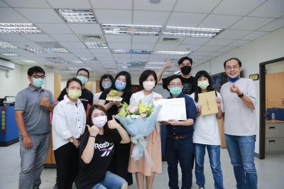 ​王育敏卸任国民党文传会主委，网友赞许“最美发言人”