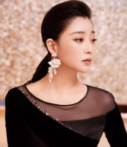 为何著名女星殷桃的嘴一直是破的?原因和我们想的似乎不一样