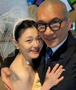 大S具俊晔婚礼现场照,两人大方亲吻超甜,女方全程灿笑难掩幸福