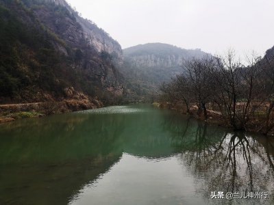 ​穿岩十九峰——有19峰，峰峰相连，东西相通，故名穿岩十九峰