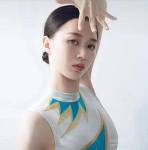 ​29岁杨伊琳晒最新美照！穿体操服饰再现经典，紧致身姿不输超模