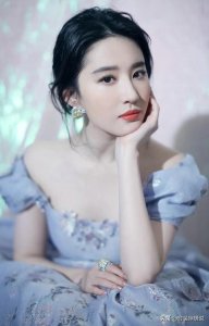 女神刘亦菲高清写真集,每一张都美到心坎里,谁又能拒绝呢?