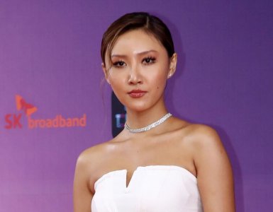 ​惊爆！韩国女歌手华莎因＂演出淫乱罪＂被警方调查？