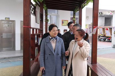 ​萍乡报道：江西省司法厅普法与依法治理处处长陈欢欢到萍乡八一街实地考评法治