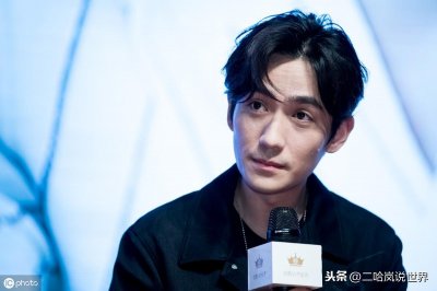 ​朱一龙粉丝叫小笼包，赵丽颖粉丝叫颖火虫，看到李现的笑出声