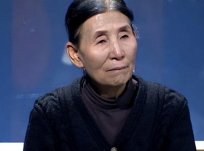 ​1994年拾荒老人捡回独臂女婴，悉心抚育26年，女孩考上研究生报恩