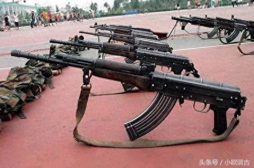 一组高清95式和81式步枪图片