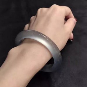 ​年轻人戴玉有什么讲究？还真不能无视这些禁忌