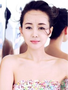 ​出道20年一直不温不火，与丈夫闪婚，如今生活很幸福
