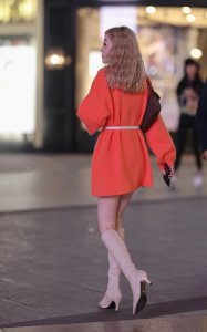 ​看街拍 学穿搭：11组高筒靴穿搭示范 哪些款最百搭？