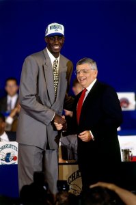 ​盘点NBA超级巨星们的最后进球——铁血狼王加内特