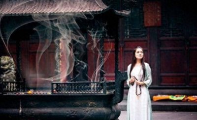 ​佛曰：佛在心中莫远求，佛缘深的有这两大特征，看看你有没？