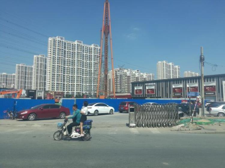 北京17号线沿线「北京地铁17号线在三环四环间进行大规模建设此段却没有设置站点」