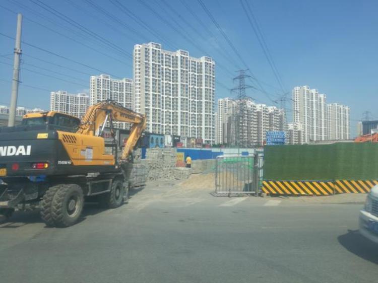 北京17号线沿线「北京地铁17号线在三环四环间进行大规模建设此段却没有设置站点」