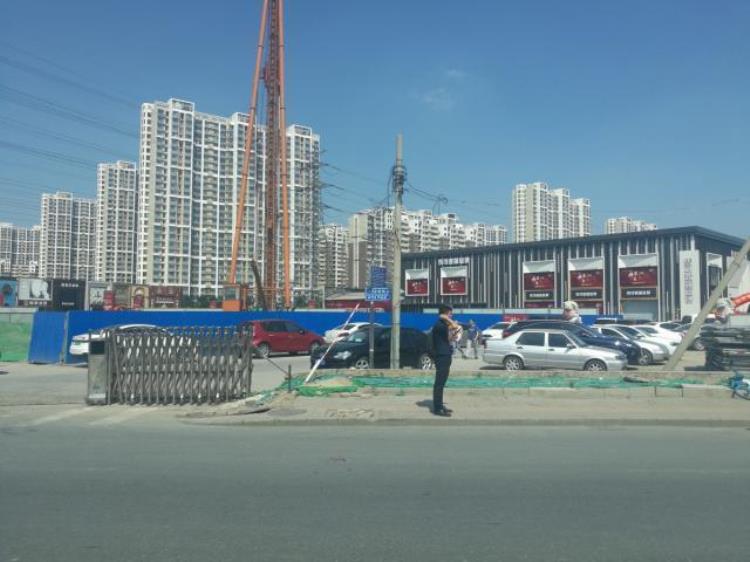 北京17号线沿线「北京地铁17号线在三环四环间进行大规模建设此段却没有设置站点」